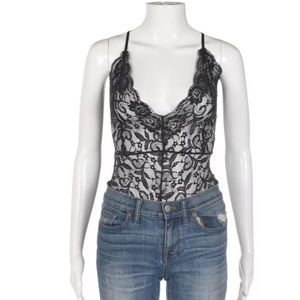 NWT Boohoo sexy black lace bodysuit 2 XS deep v spaghetti strap cami boho fitted